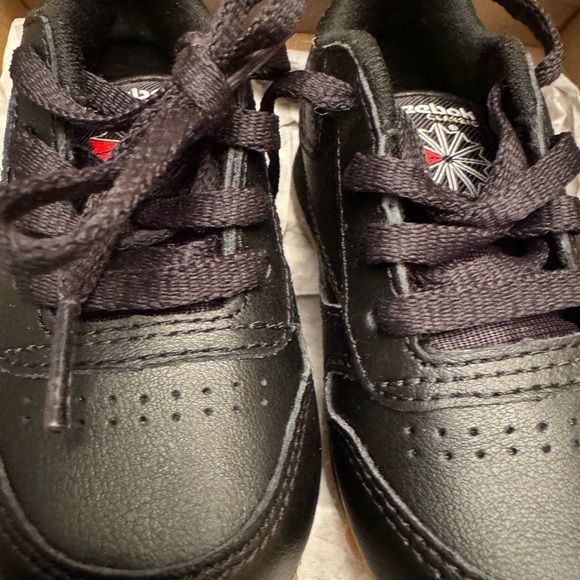 Black Reebok classic - Picture 3 of 5